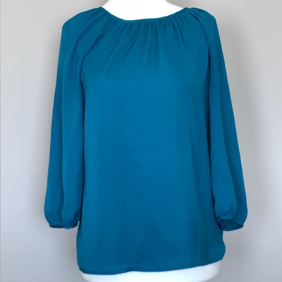 Old Navy Tops - Old Navy silky chiffon dressy top